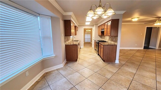 Building Photo - 2213 Stall Dr