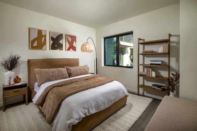 Building Photo - The Monroe