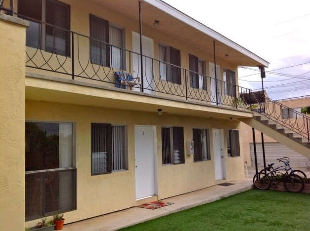 Foto del edificio - 1027-1033 Wilbur Ave