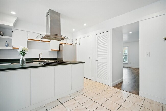 Foto del edificio - 1083 Dickinson St