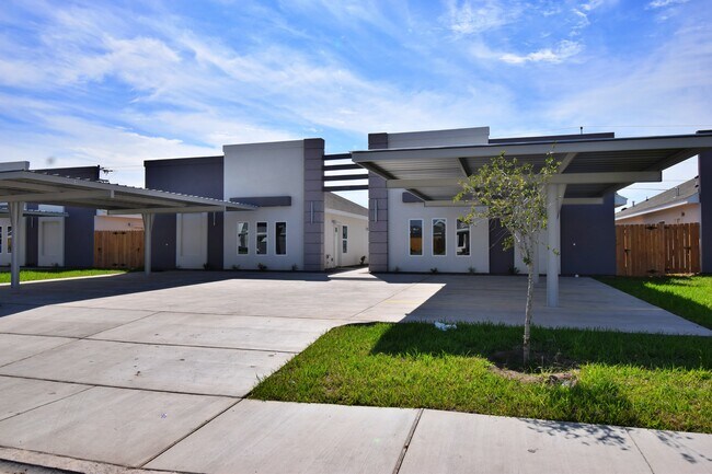 Foto del edificio - 2922 W Kenwood St