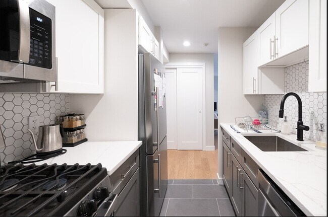Foto del edificio - 1661-1663 Washington St. Unit 102