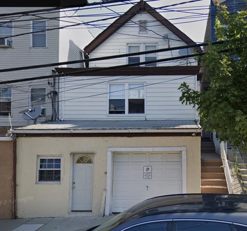 Primary Photo - 718 11th St