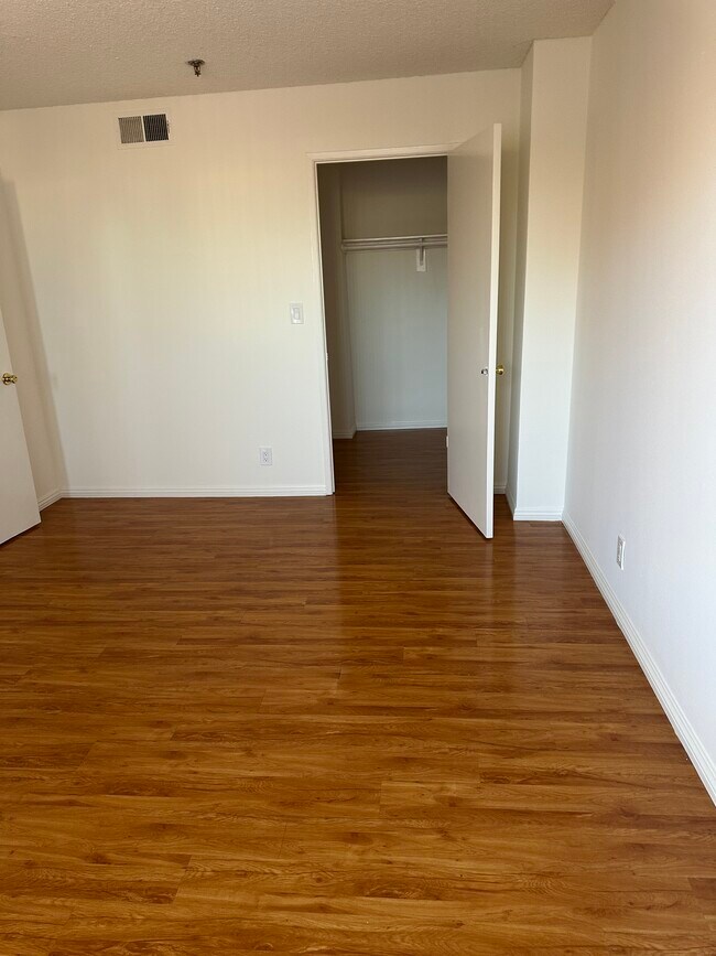 Foto del edificio - 10939 Morrison St