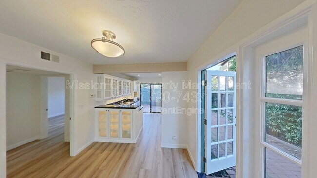 Foto del edificio - 1932 N Jameson Ln