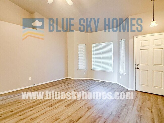 Foto del edificio - 2503 N Blue Blossom Way