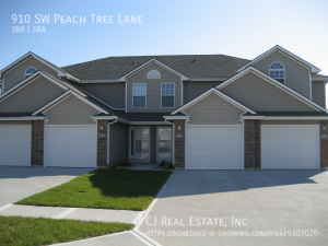 Foto principal - 910 SW Peach Tree Ln