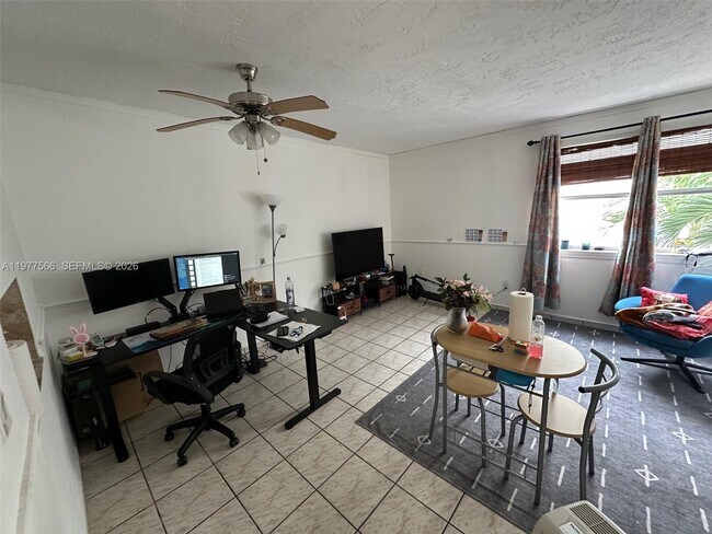 Foto del edificio - 5501 NW 7th St