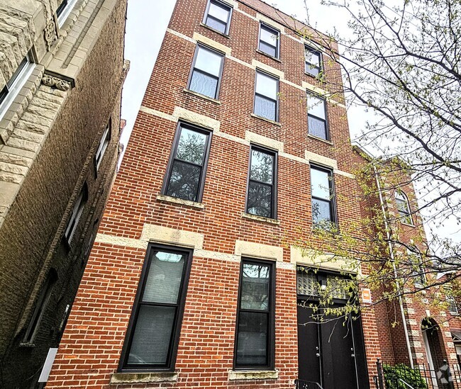 Building Photo - 1415 W Erie St