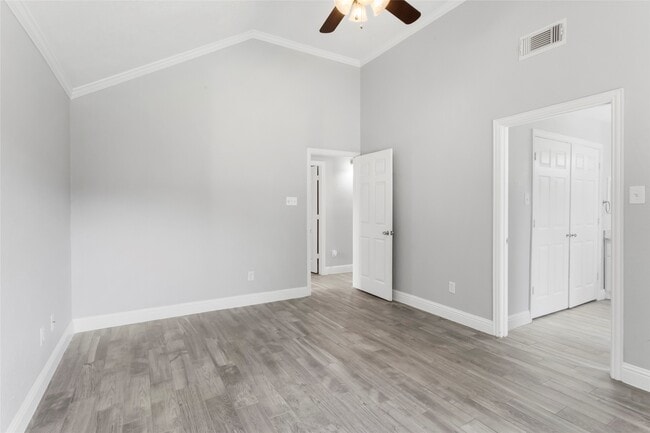 Building Photo - 11710 S Seawood Dr