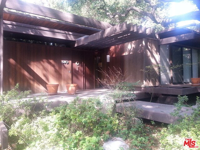 Primary Photo - 680 Brooktree Rd