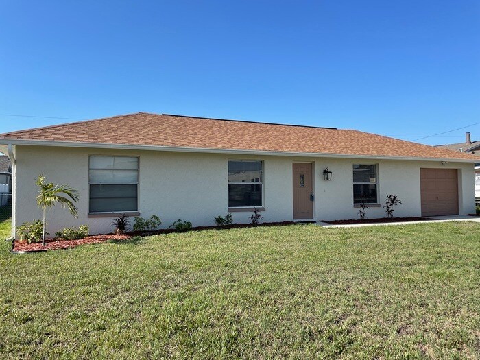 Foto principal - SE Cape Coral Single Family Home