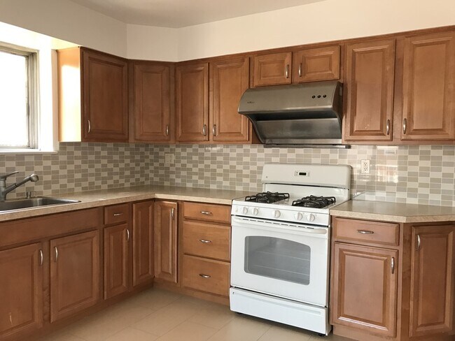 Building Photo - 83 STREET