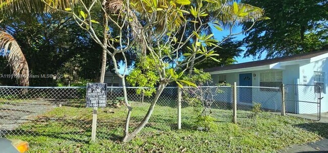 Foto del edificio - 161 NW 40th St