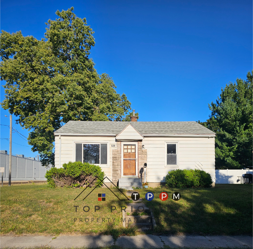 Primary Photo - 2 Bedroom | 1 Bathroom Single Family Home ...