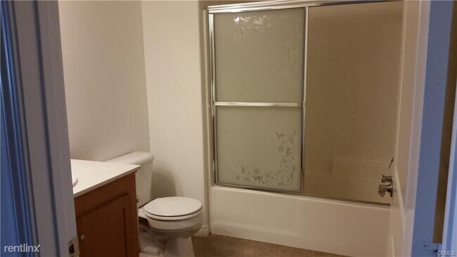Building Photo - 3 br, 2 bath Condo - 1401 Lomita Blvd Unit...