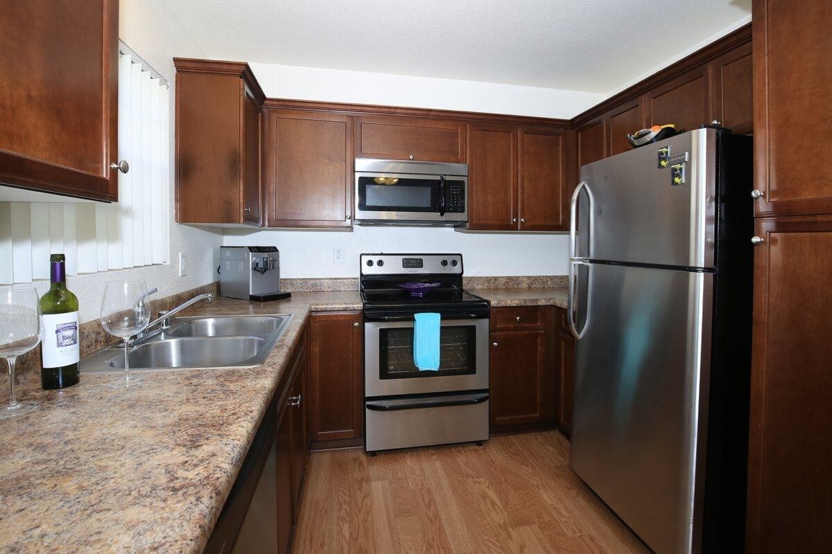 Foto principal - 7614 Parkway Dr