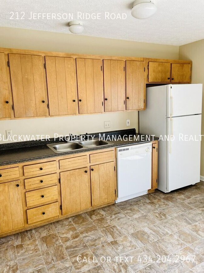 Foto del edificio - 212 Jefferson Ridge Rd