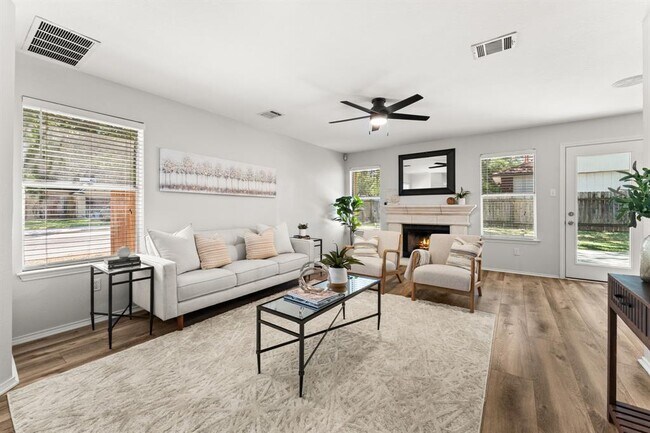 Foto del edificio - 1401 Wheatfall Ln