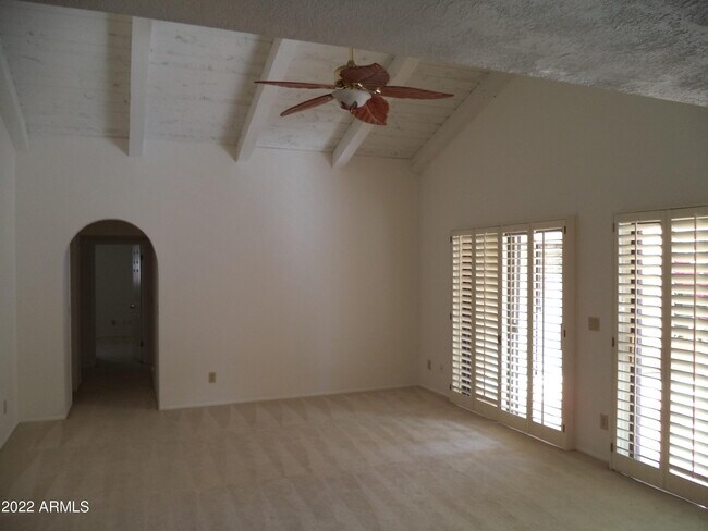 Foto del edificio - 3125 E Claremont Ave