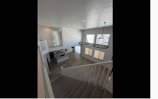 Foto del edificio - 98 S Serrata Ln