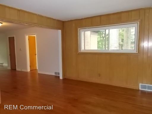 Building Photo - 1679 Tanglewood Dr