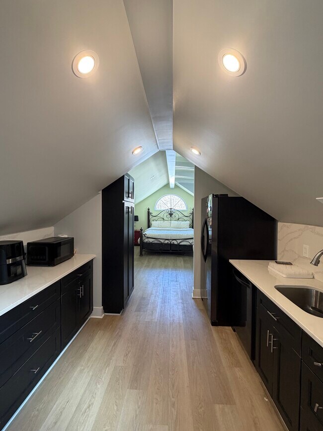 Foto del edificio - 216 S Sugan Rd