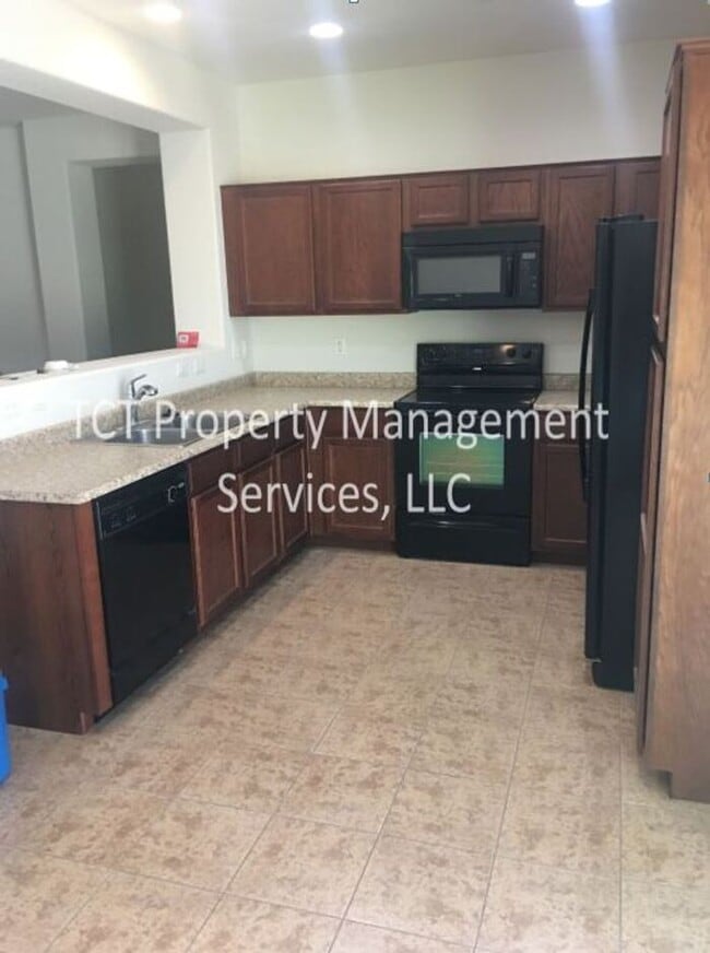 Foto del edificio - 3 bed/2 bath home in Buckeye