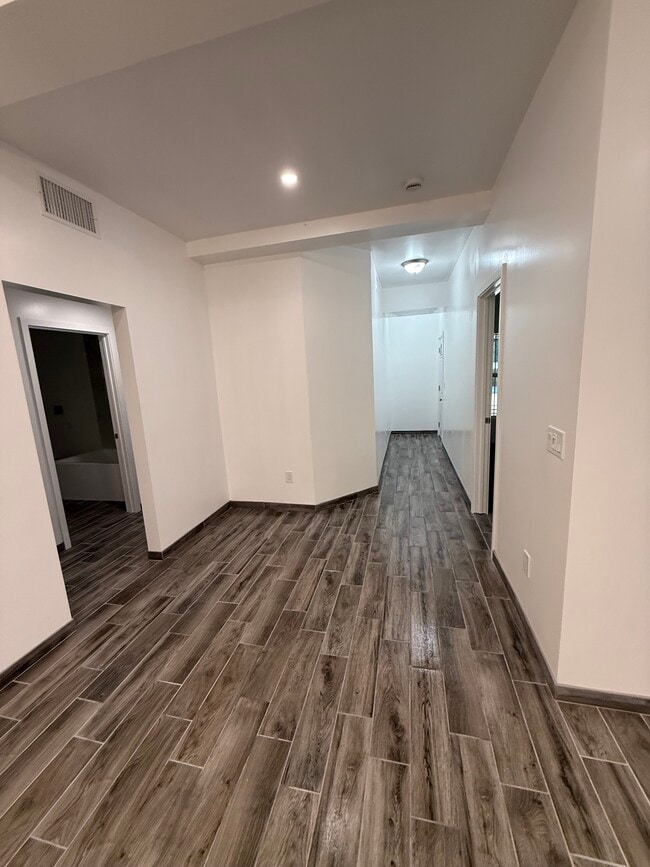 Foto del edificio - 14545 Margate St