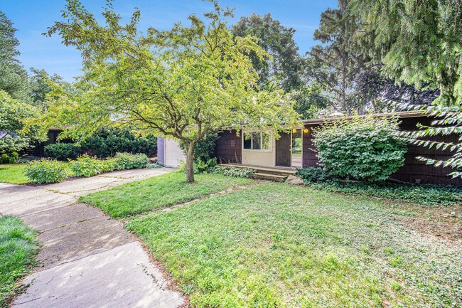 Building Photo - 1020 Traver Ct