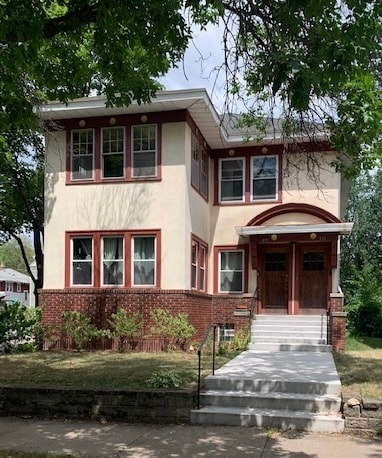Building Photo - 819 Laurel Ave