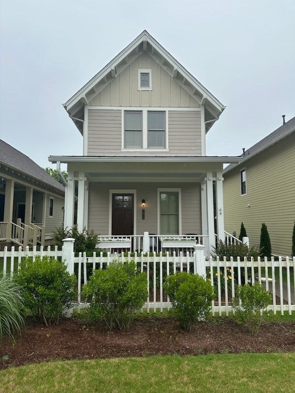 Foto principal - 1073 Rochelle Ave