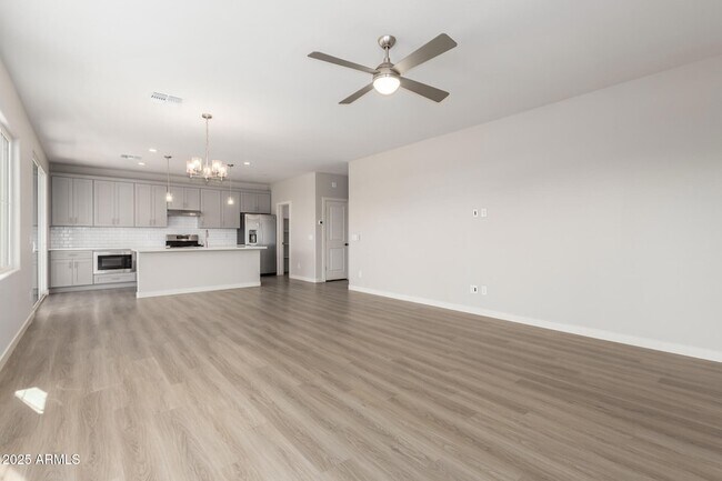 Foto del edificio - 1531 W Sierra Vista Dr
