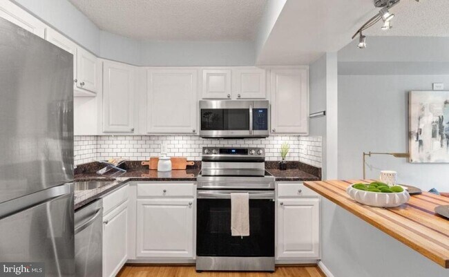 Foto del edificio - 122 N Bedford St