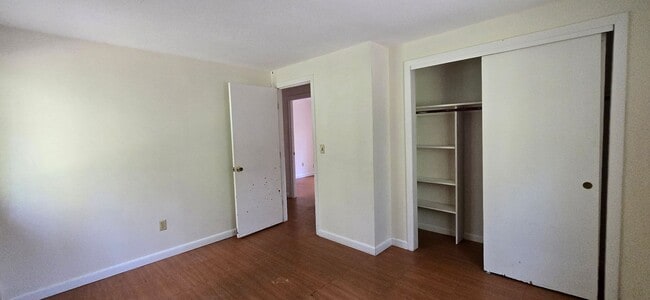 Building Photo - 206-208-208 Higgins Crowell Rd