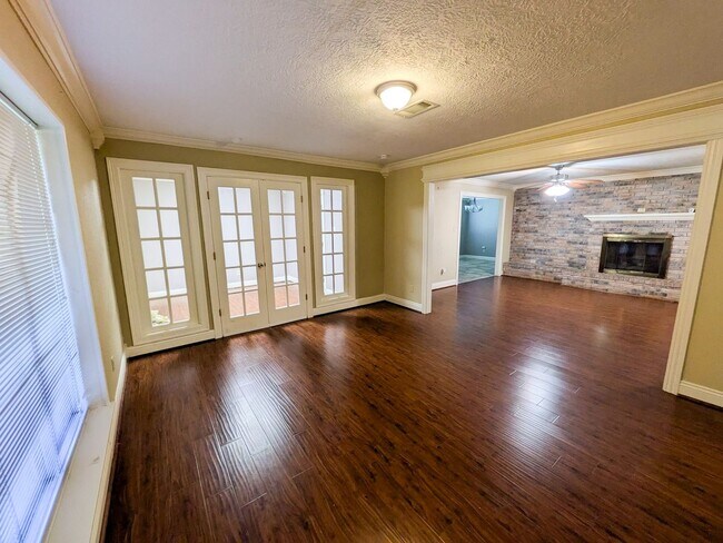 Foto del edificio - 790 Norwood Dr