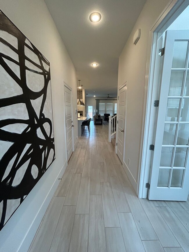 Building Photo - COMING SOON! Fully Furnished Stylish 4-Bed...