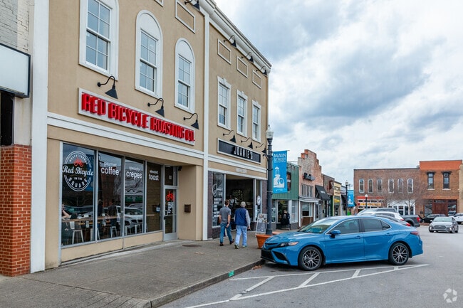 Red Bicycle Coffee Shop in The Square