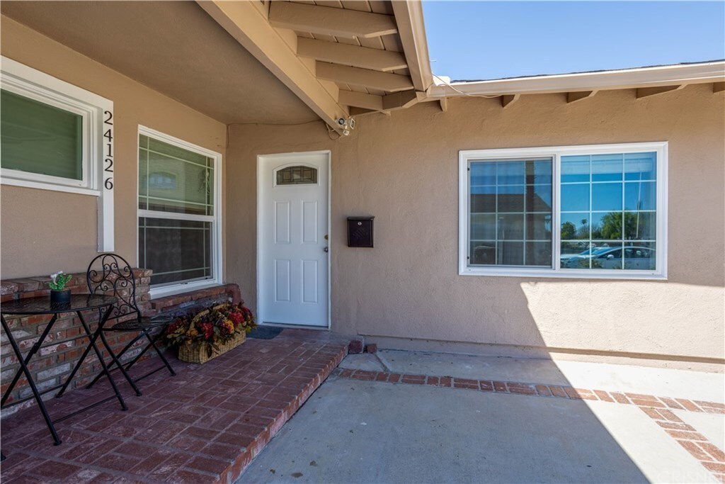Foto principal - 24126 Kittridge St