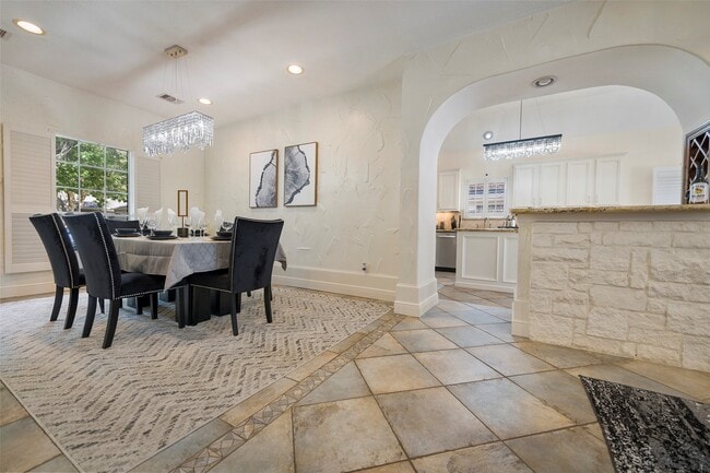 Building Photo - 14311 Islandwoods Dr