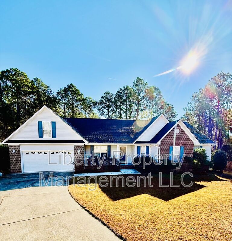 Foto principal - 48 Commonwealth Ct