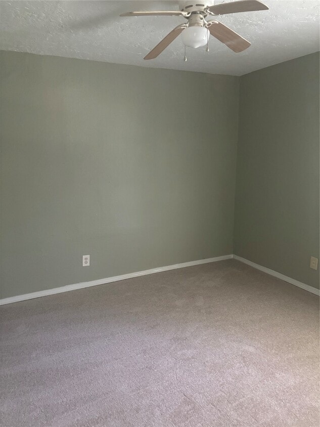 Building Photo - 4830 Van Fleet St