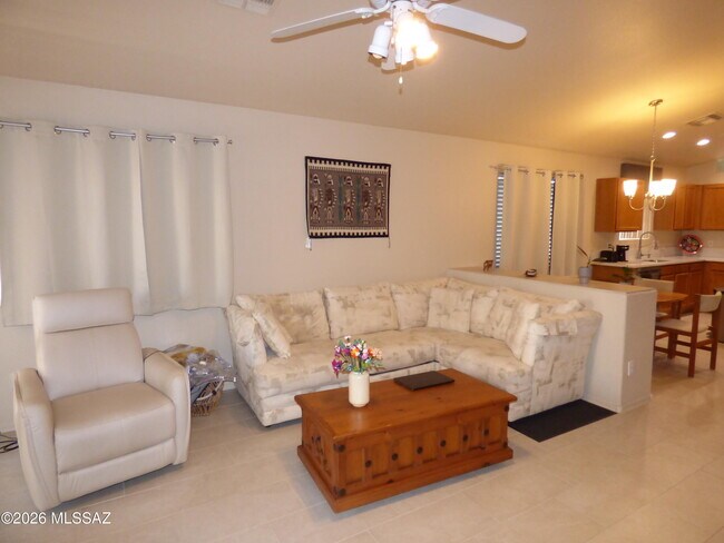 Foto del edificio - 9516 N Flynn Way