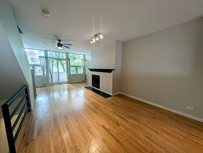 Building Photo - 2800 N Talman Ave