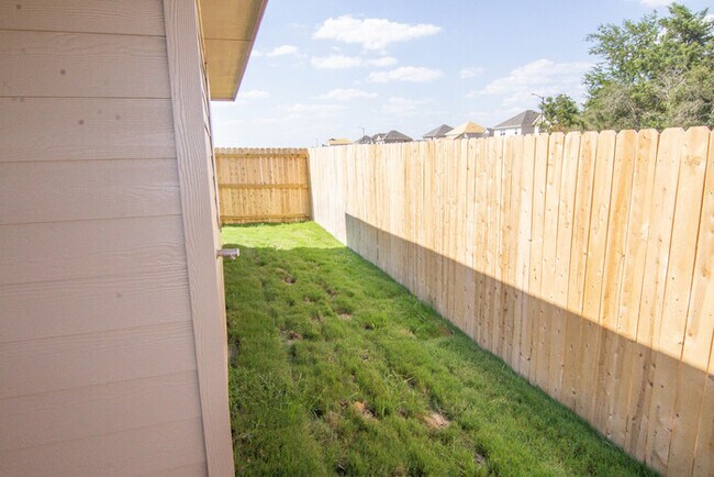 Foto del edificio - 1105 Marquis Dr