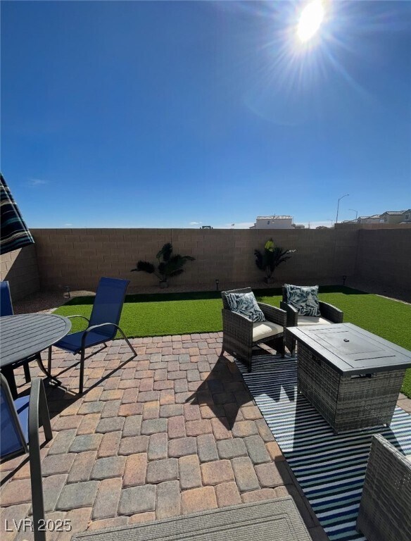 Building Photo - 1219 Solemn Cactus Ave