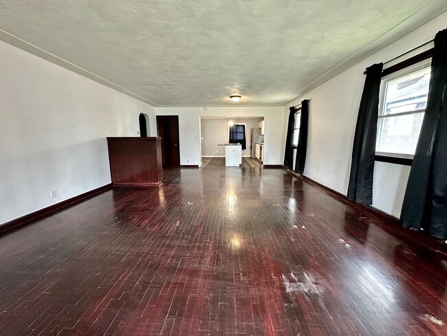 Building Photo - Two Bedroom House in Battle Creek