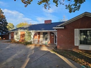 Building Photo - 2305 North Dr