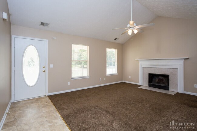 Building Photo - 100 5 Oaks Dr
