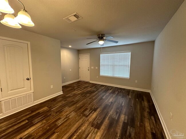 Building Photo - 150 S Crow Rd